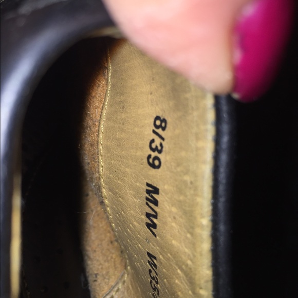 Shoes - Picture 5 of 5